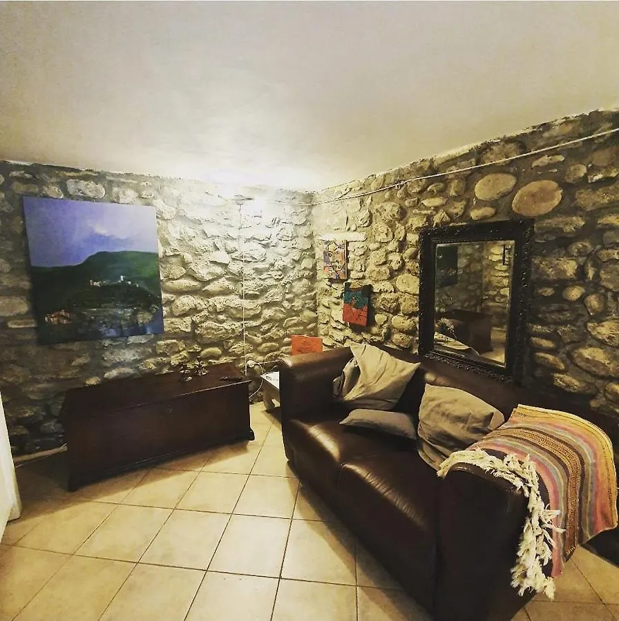 Casa Nel Borgo Medievale Di Filetto Villafranca in Lunigiana Italy